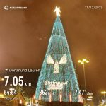 Beim grössten Weihnachtsbaum der Welt…